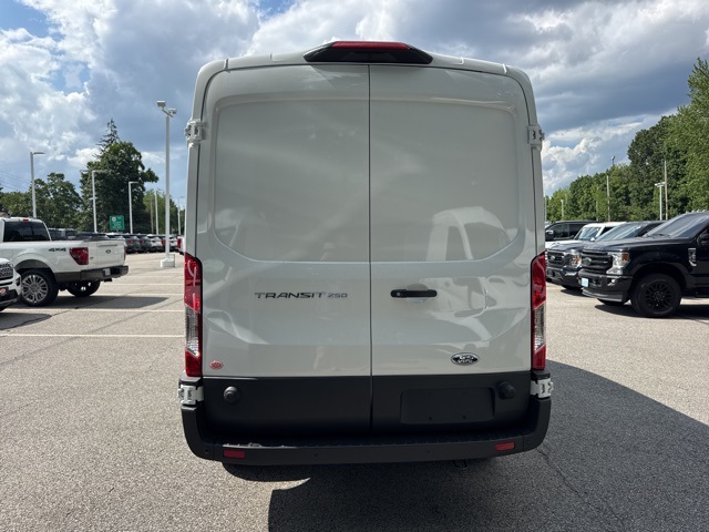 2025 Ford Transit Cargo Van photo 4