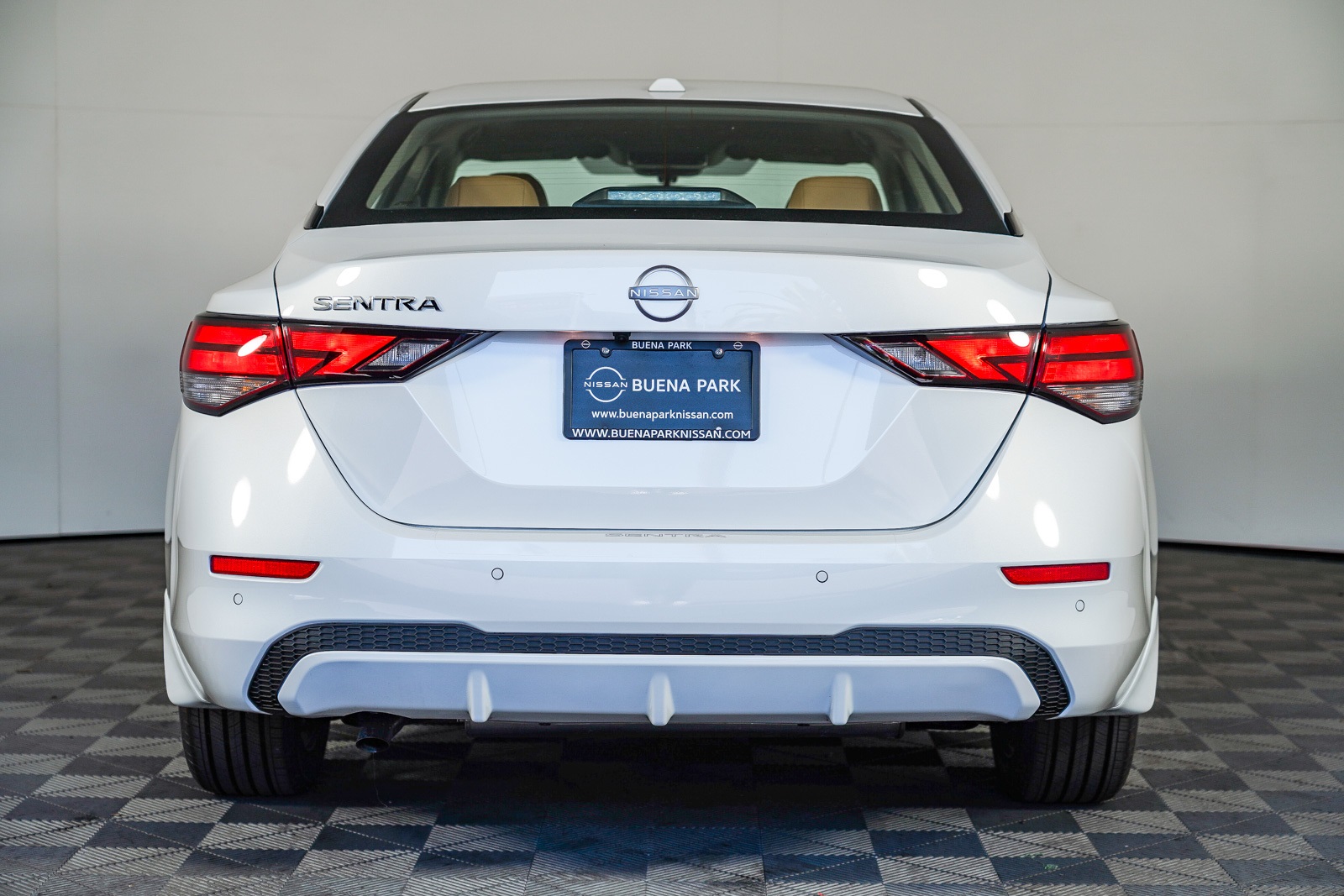 2025 Nissan Sentra SV photo 4