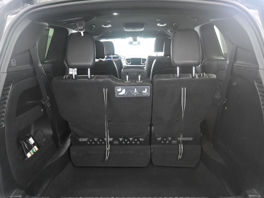 2019 Chrysler Pacifica Touring L photo 2