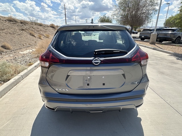 2025 Nissan Kicks Play S photo 7