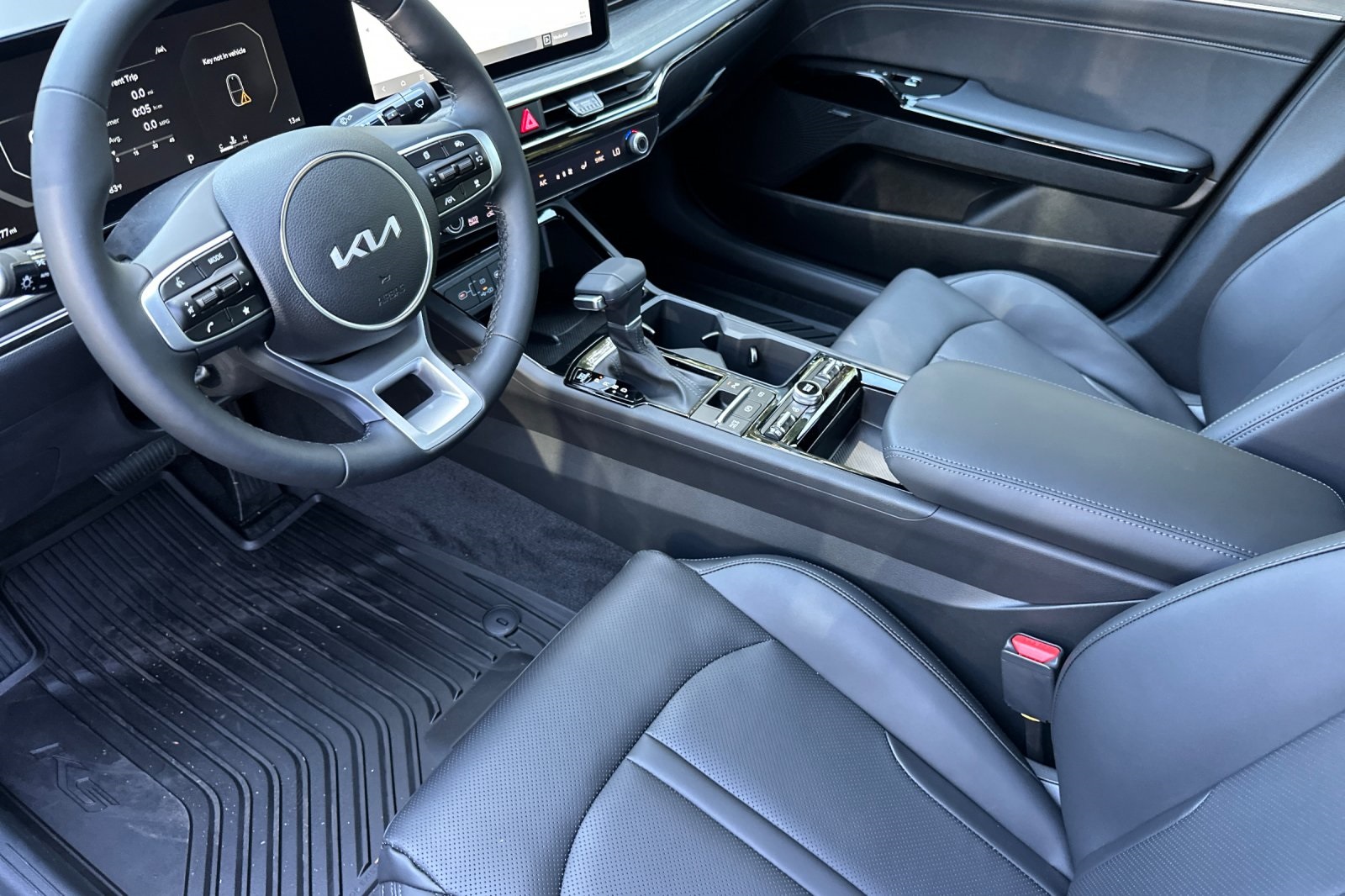 2025 Kia K5 EX photo 5