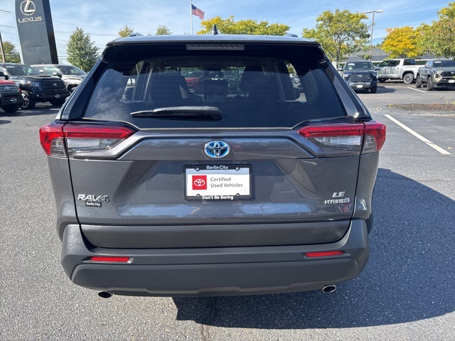 2022 Toyota RAV4 Hybrid LE photo 2