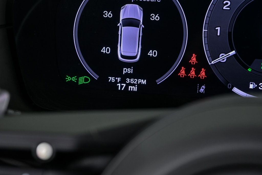 2025 Porsche Cayenne E-Hybrid S photo 12