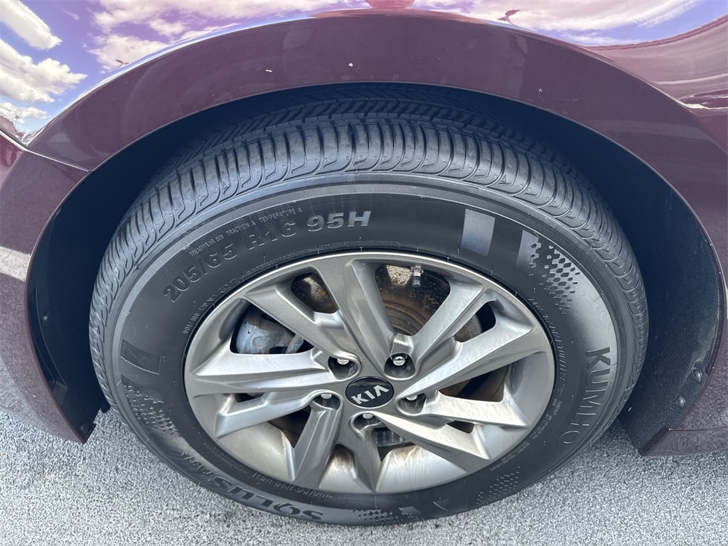 2019 Kia Optima LX photo 16