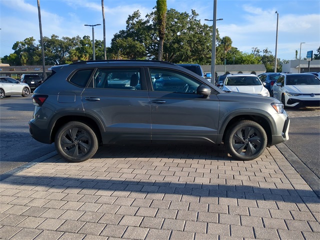 2025 Volkswagen Taos S photo 3