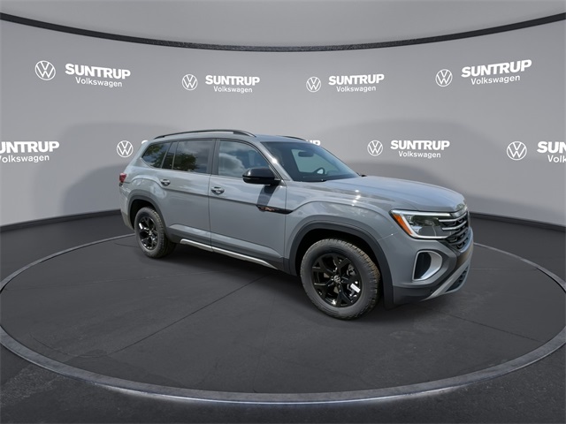 2025 Volkswagen Atlas Peak Edition SE Technology photo 2
