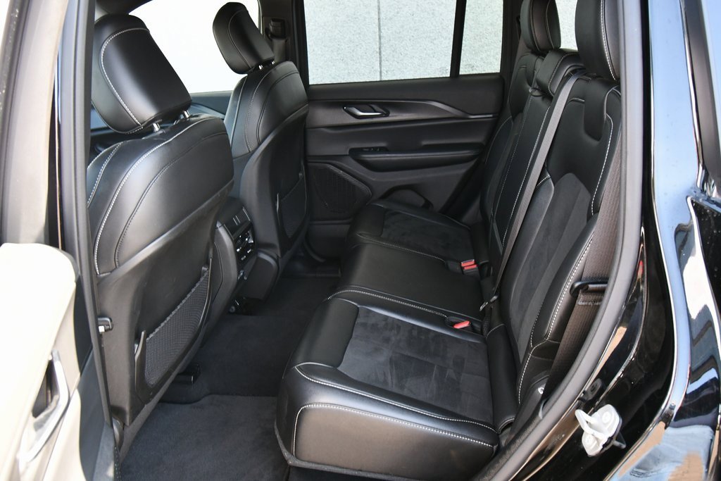 2024 Jeep Grand Cherokee Altitude photo 14