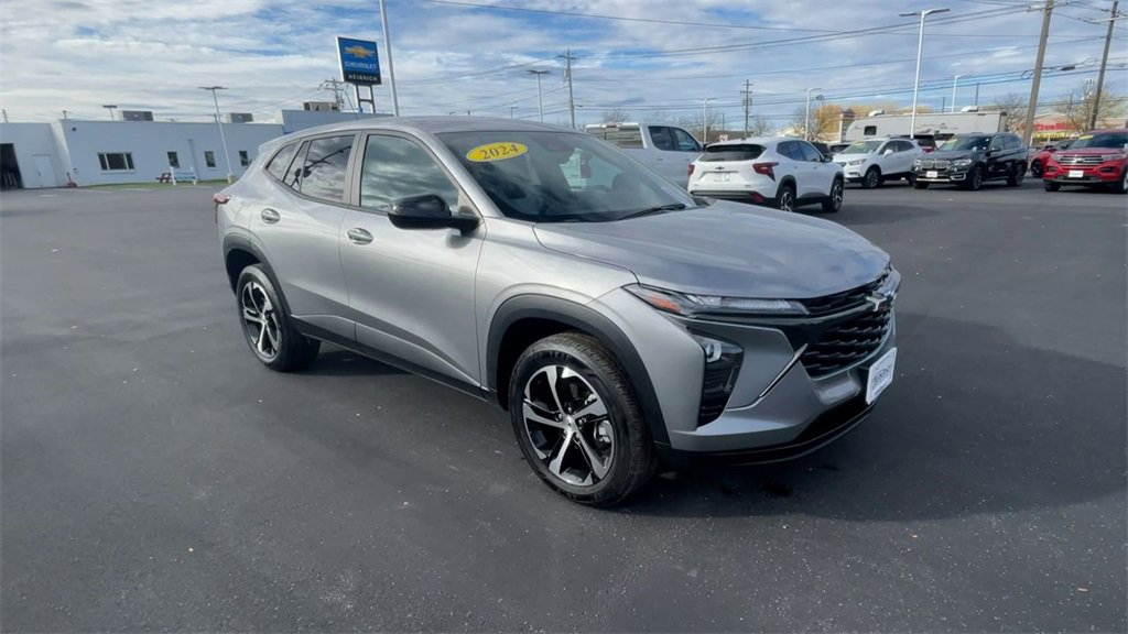 2024 Chevrolet Trax 1 photo 2