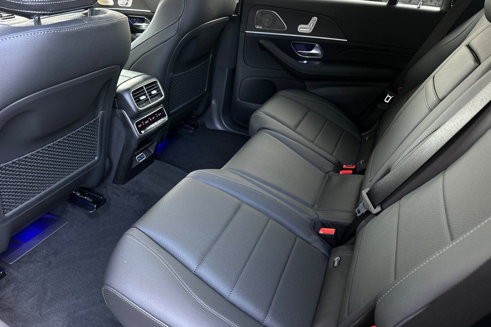2025 Mercedes Benz GLS 450 4MATIC photo 10
