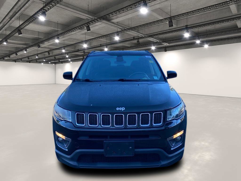 2018 Jeep Compass Latitude photo 2