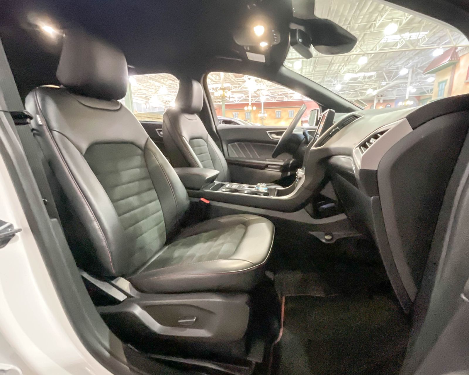 2024 Ford Edge ST photo 15