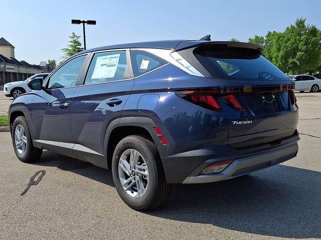 2025 Hyundai Tucson SE photo 3