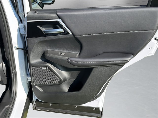 2025 Mitsubishi Outlander SE photo 36
