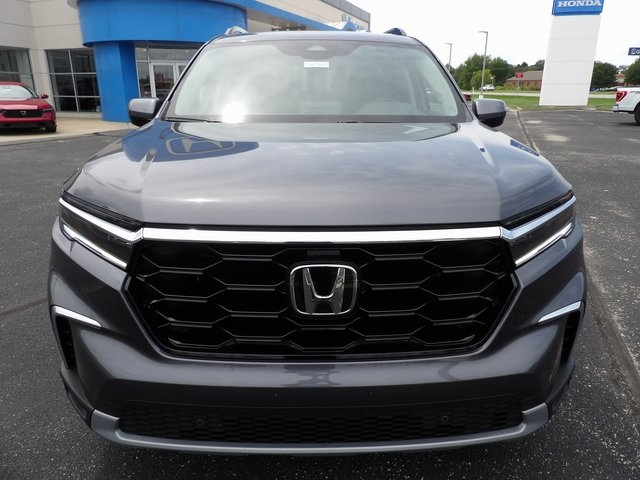 2025 Honda Pilot Touring photo 2
