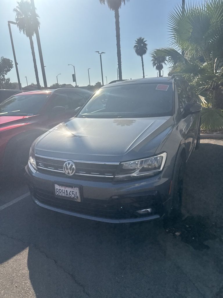 2020 Volkswagen Tiguan SE R-Line Black photo 2