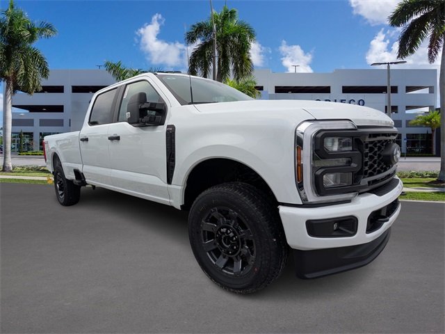 2026 Ford F-350 Super Duty XL's photo