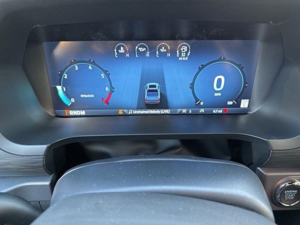 2025 Ford F-150 XLT photo 13