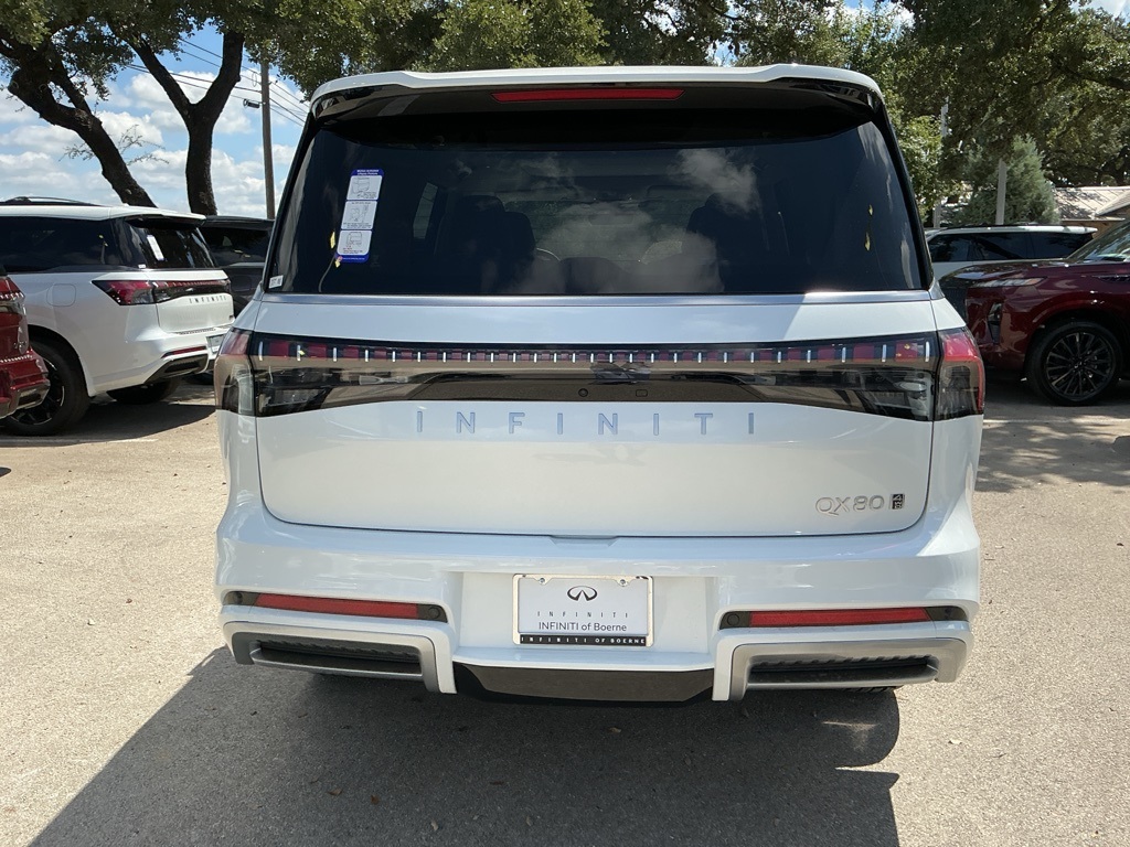 2026 Infiniti QX80 Luxe photo 4