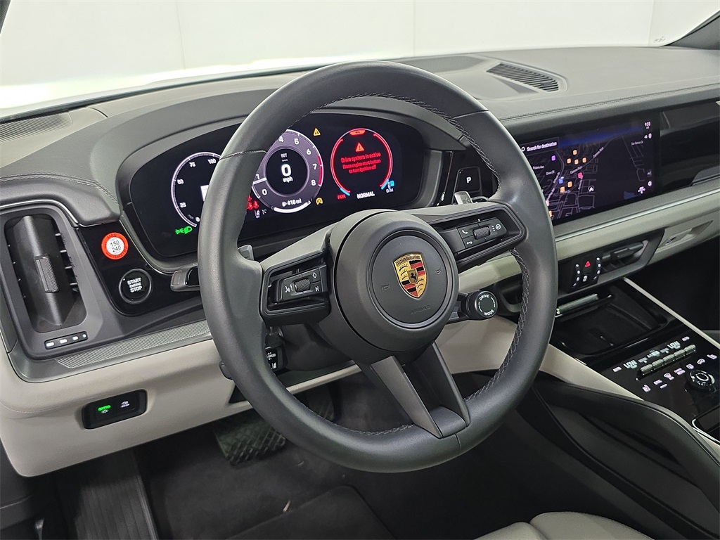 2025 Porsche Cayenne photo 3