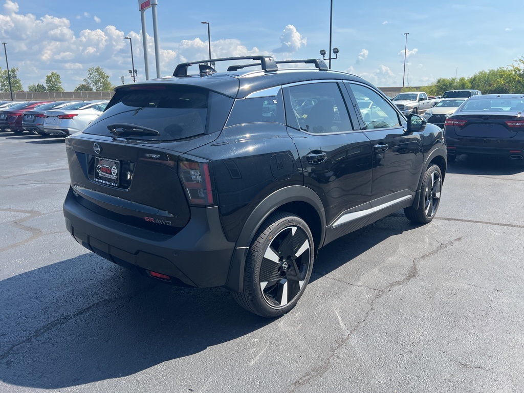 2026 Nissan Kicks SR photo 2
