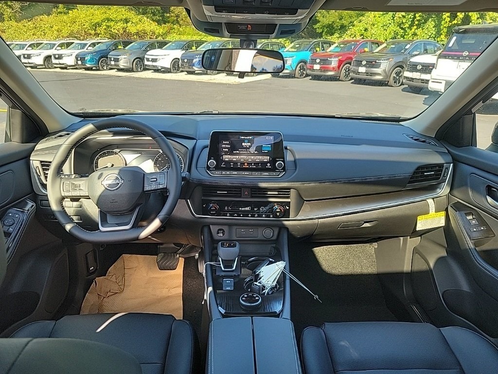 2026 Nissan Rogue SV photo 6