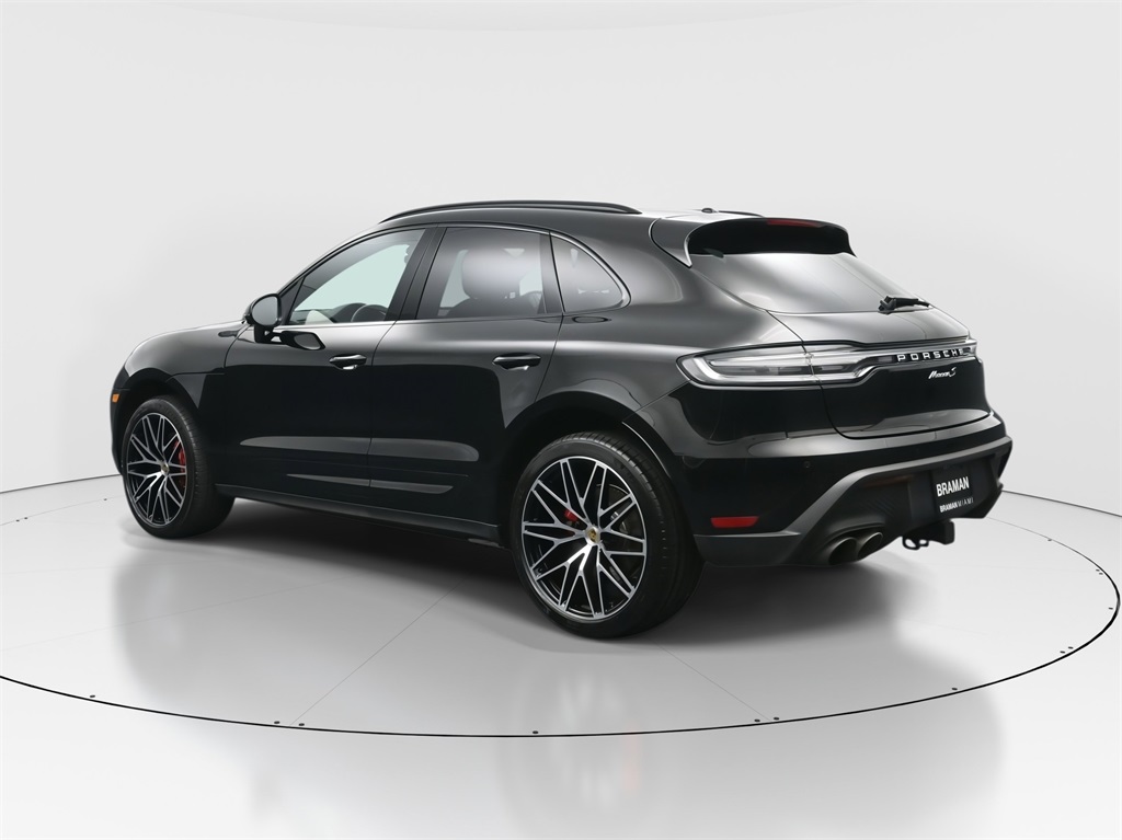 2025 Porsche Macan S photo 3