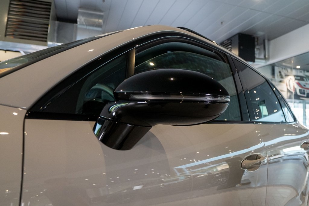 2024 Porsche Cayenne photo 11