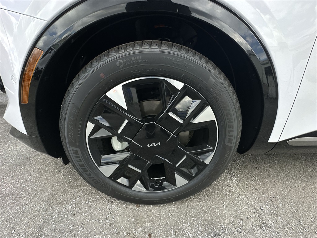 2026 Kia Sportage photo 2