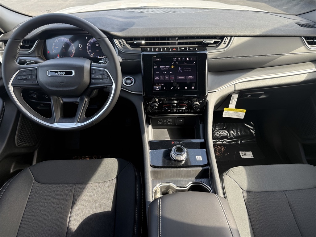 2025 Jeep Grand Cherokee Laredo photo 30