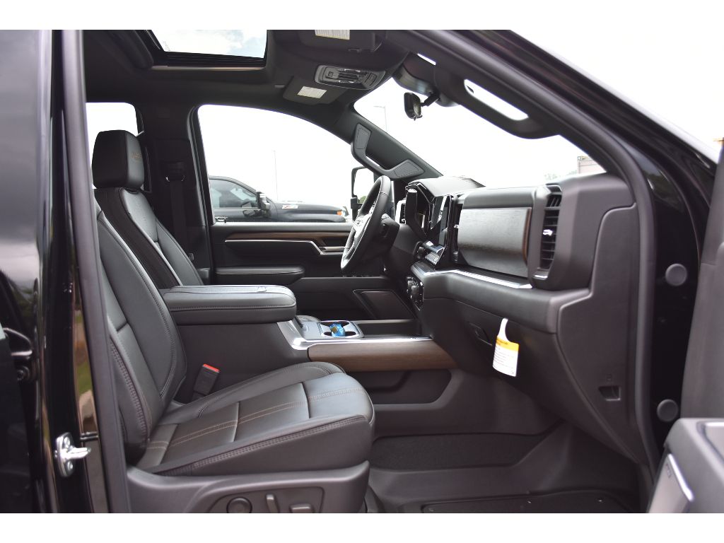 2025 Chevrolet Silverado 2500HD High Country photo 16
