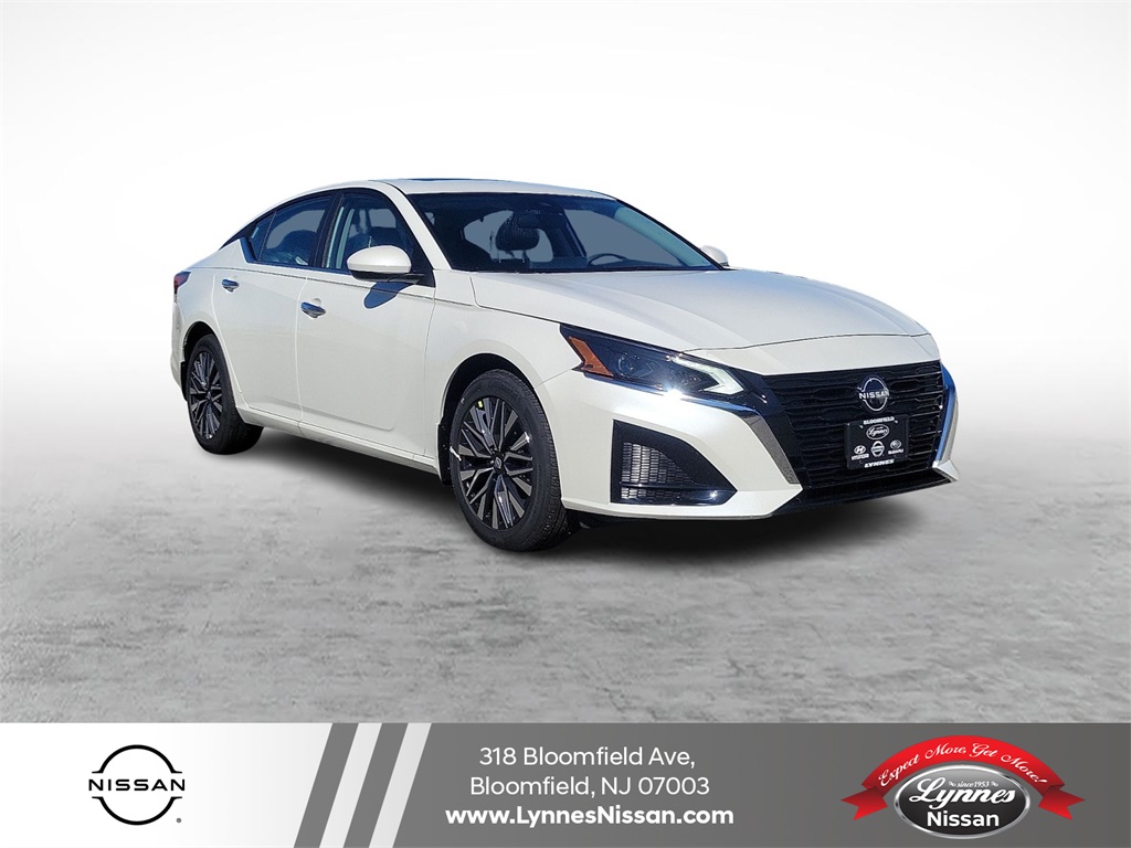 2025 Nissan Altima SV's photo