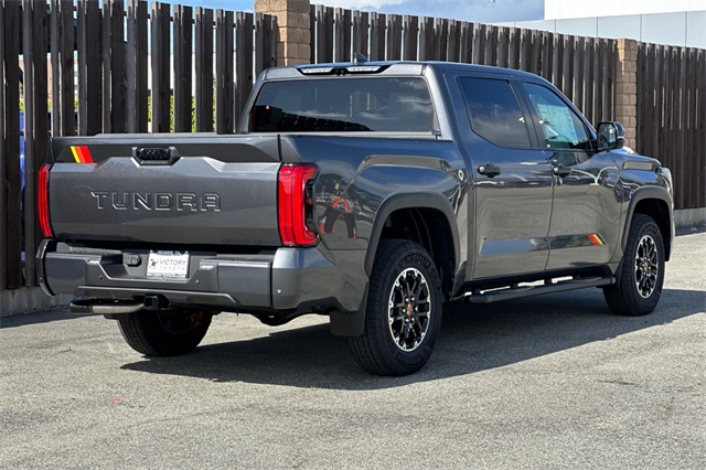 2025 Toyota Tundra SR5 CrewMax photo 4