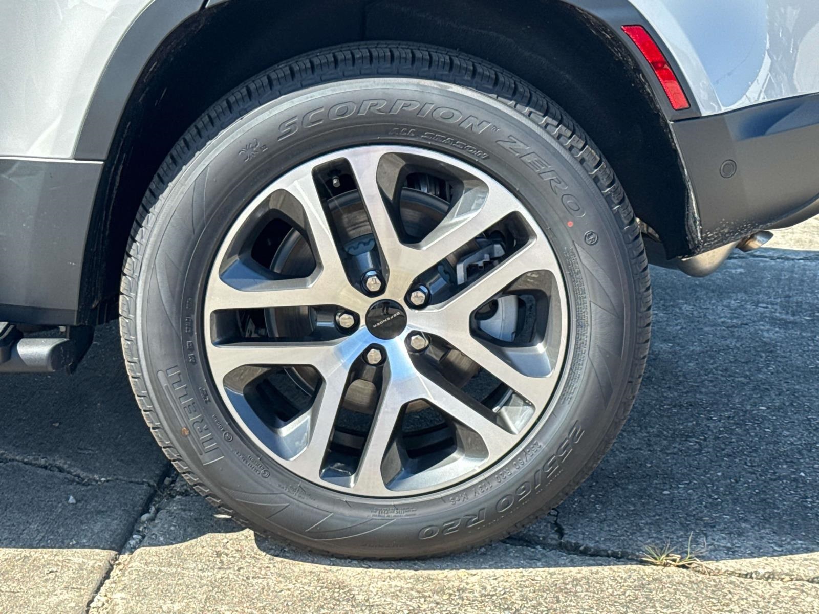 2026 Land Rover Defender 110 S photo 3