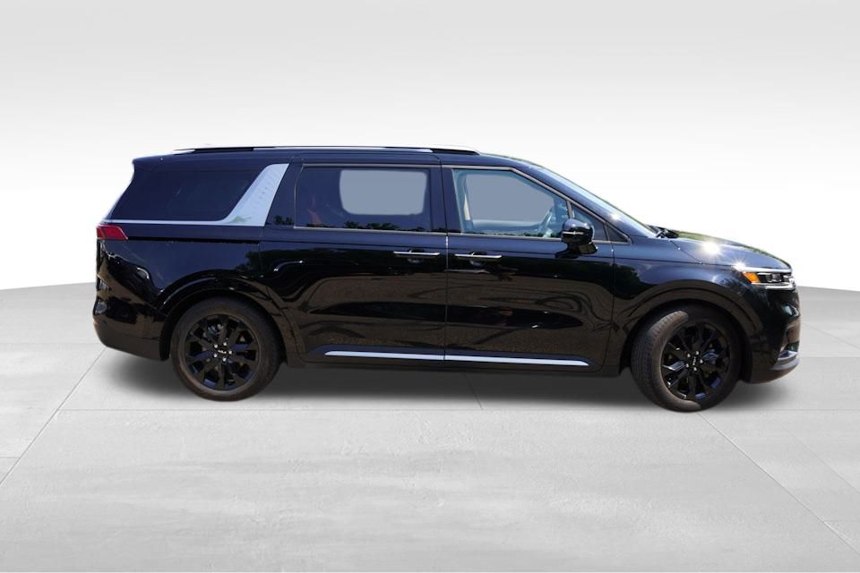2024 Kia Carnival SX Prestige photo 3