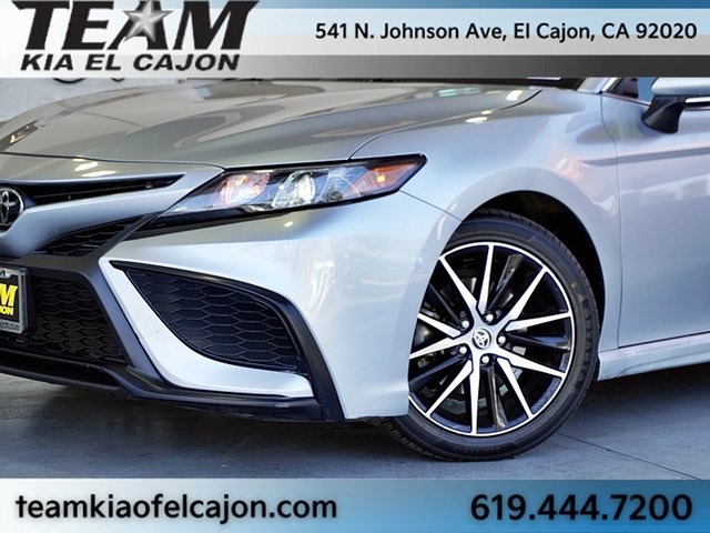 2024 Toyota Camry SE photo 3