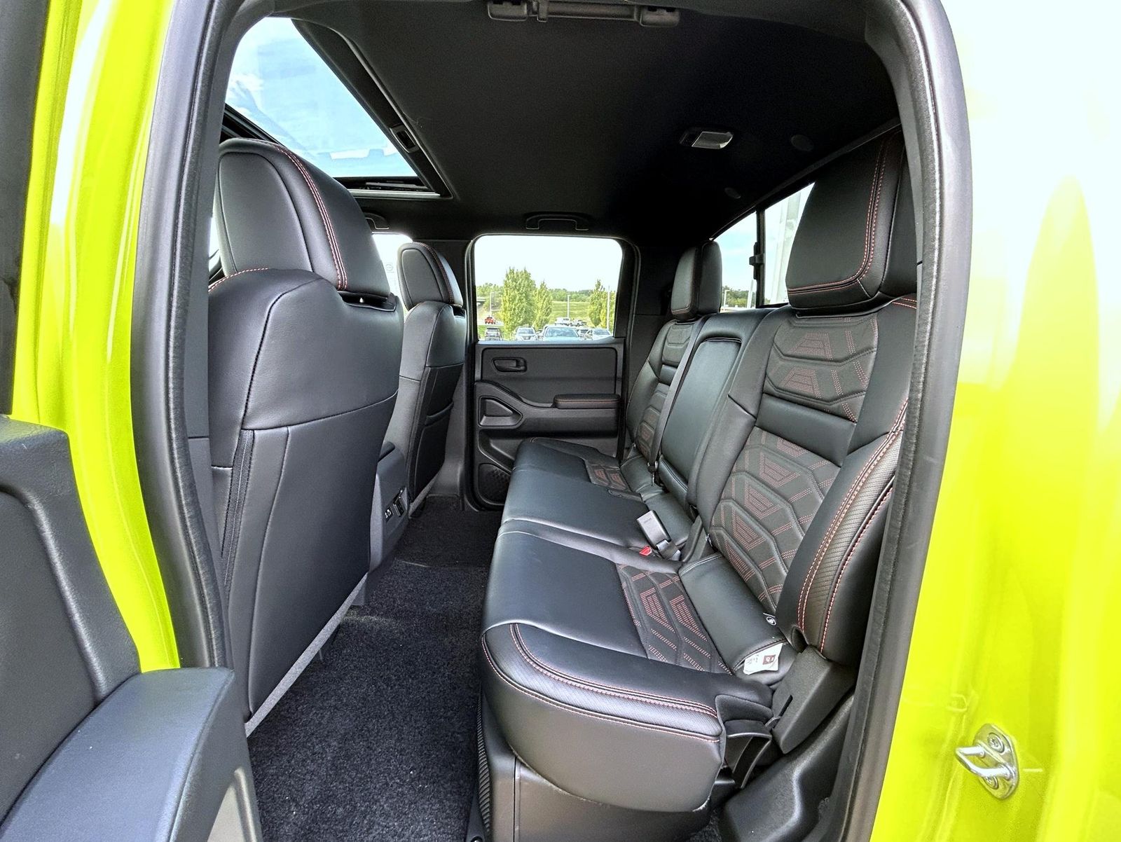 2026 Nissan Frontier photo 10