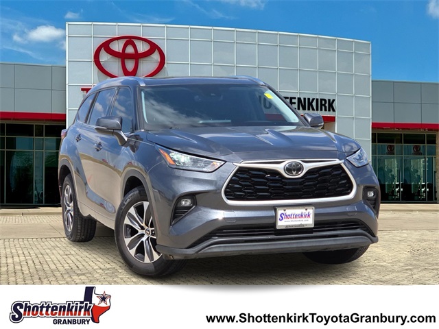 2020 Toyota Highlander XLE's photo