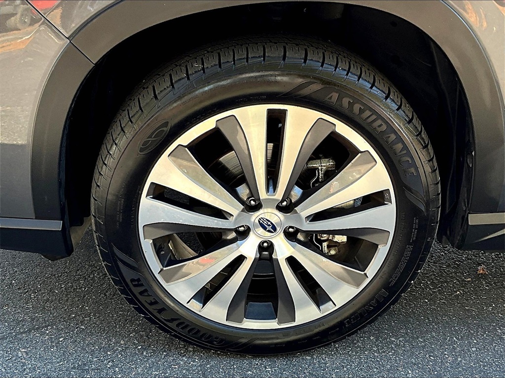 2022 Subaru Ascent Limited photo 7