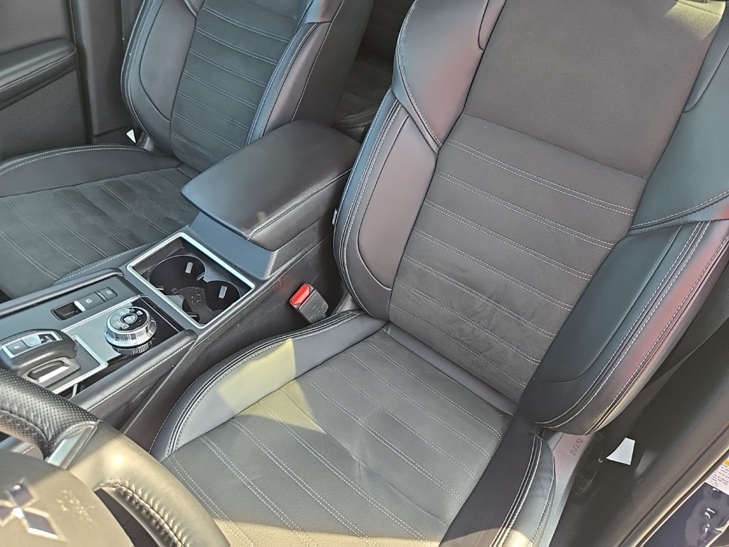 2024 Mitsubishi Outlander SE photo 14