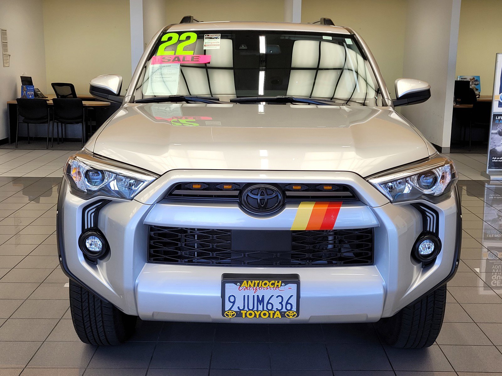 2022 Toyota 4Runner SR5 photo 2