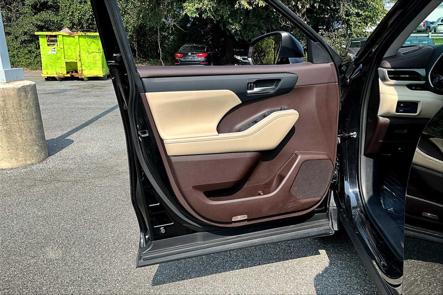 2021 Toyota Highlander Hybrid XLE photo 20