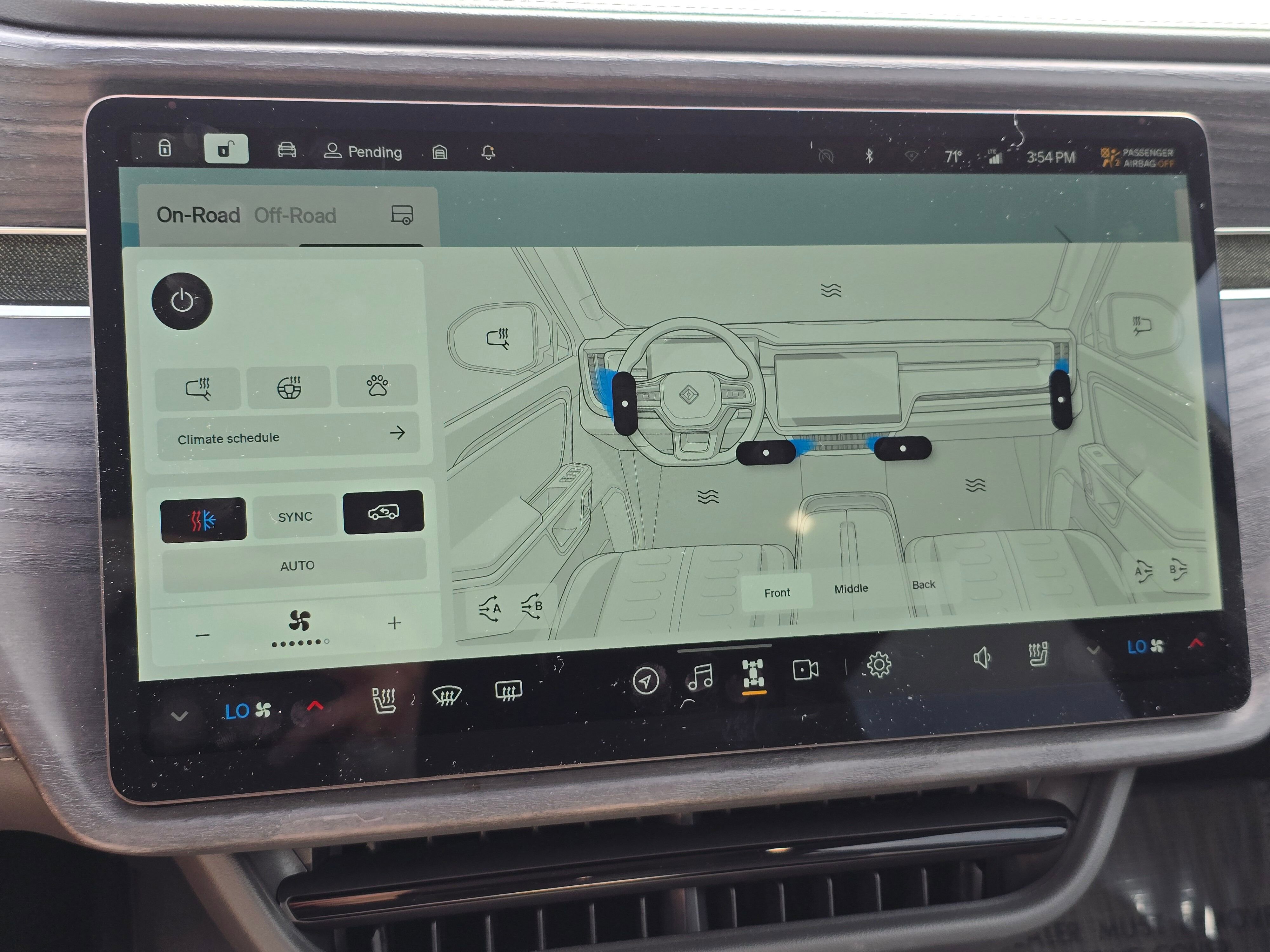 2023 Rivian R1S Adventure photo 7