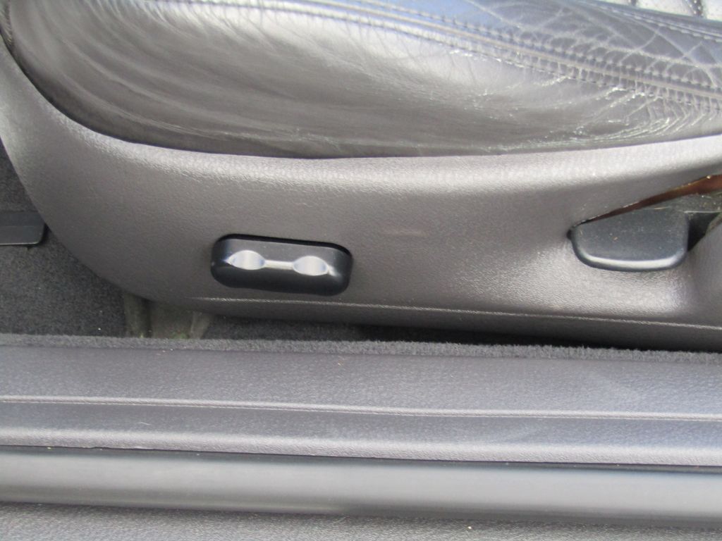 2002 Ford Thunderbird Base photo 26