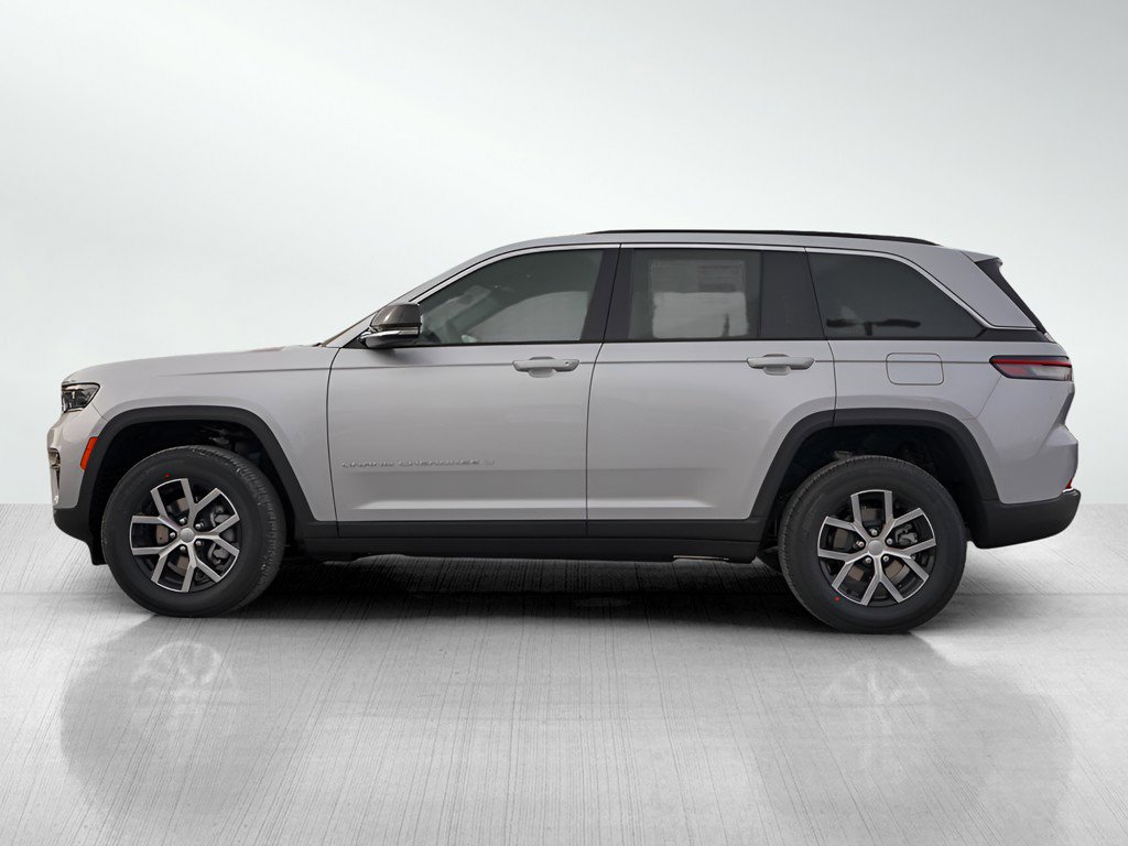 2025 Jeep Grand Cherokee Limited photo 3