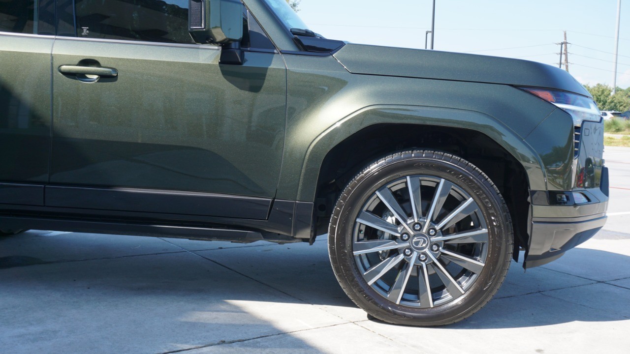2024 Lexus GX 550 Luxury photo 9