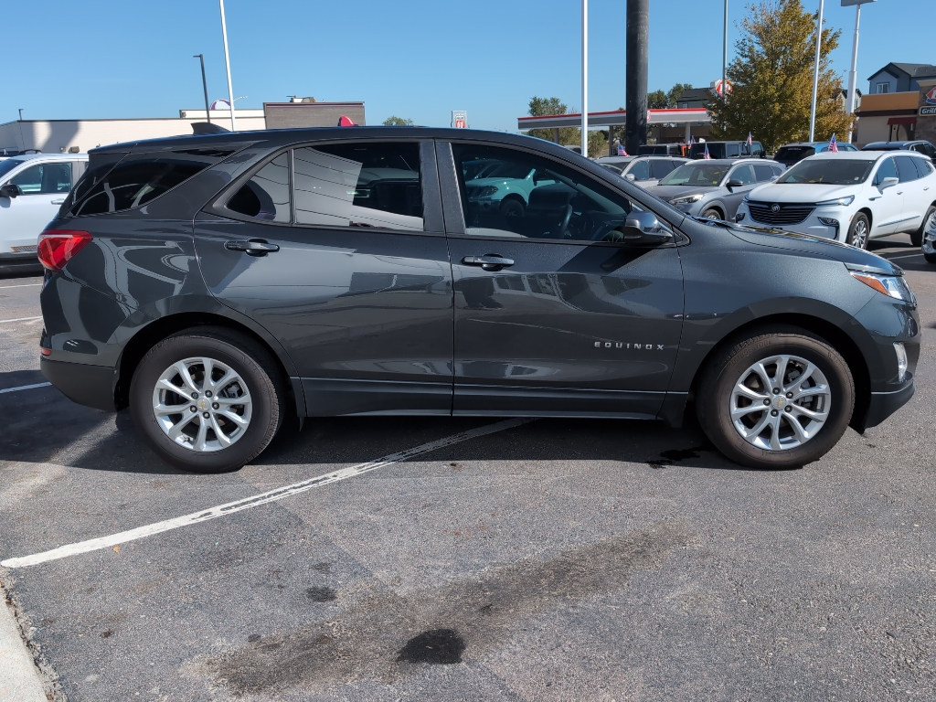 2021 Chevrolet Equinox LS photo 4