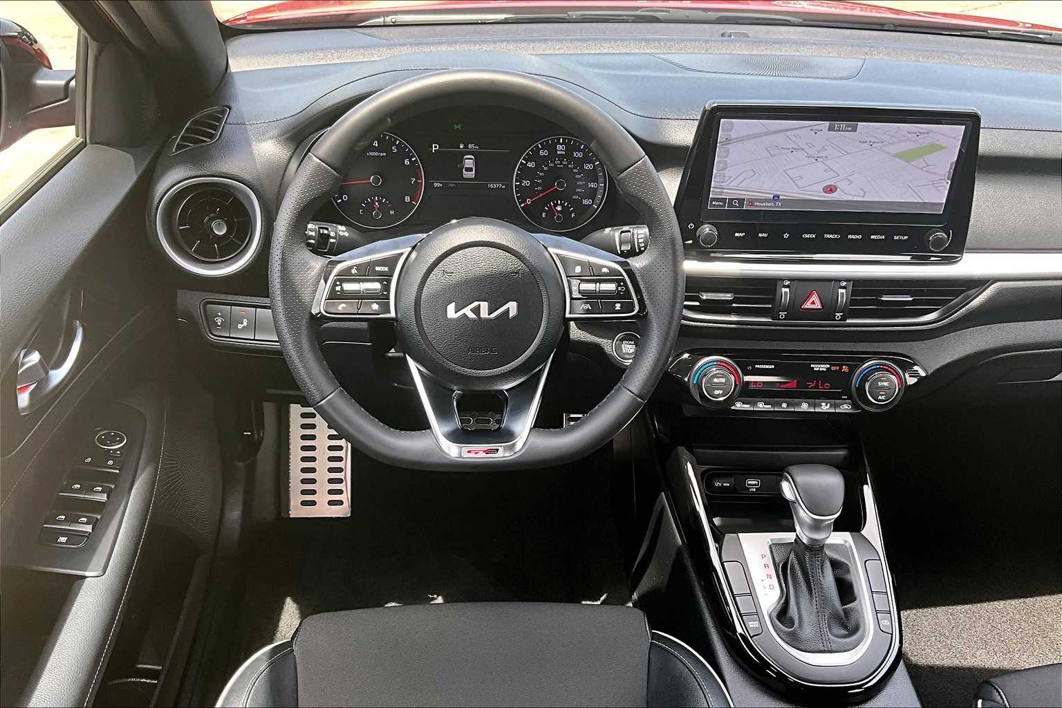 2024 Kia Forte GT-Line photo 5