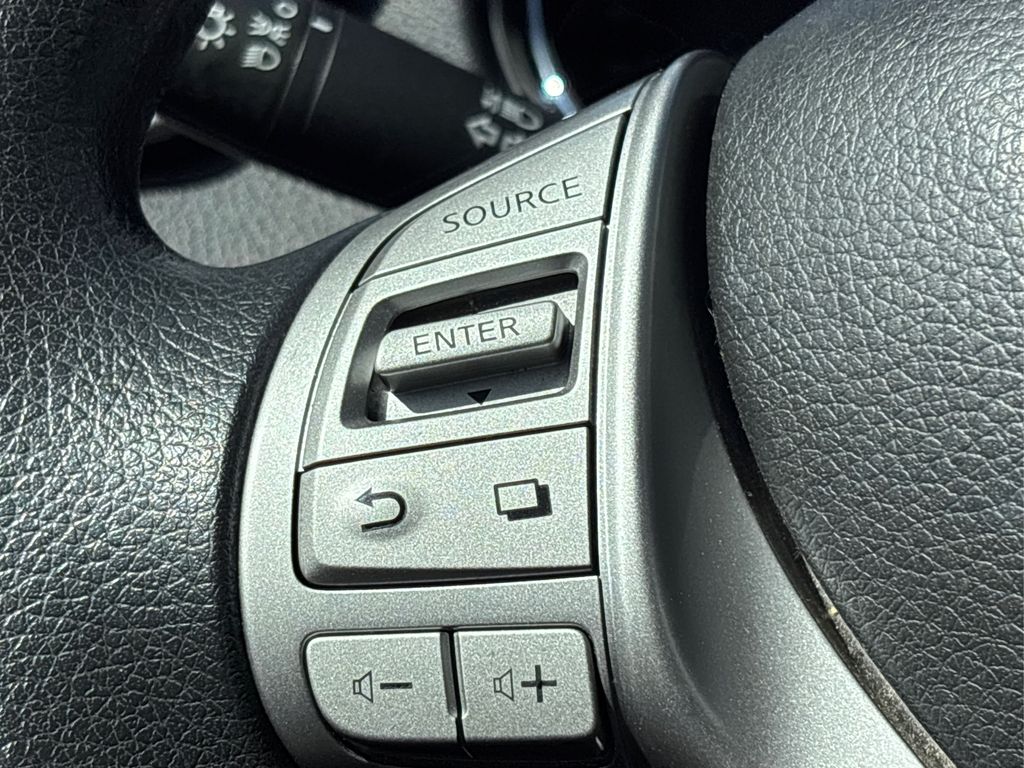 2016 Nissan Rogue S photo 27