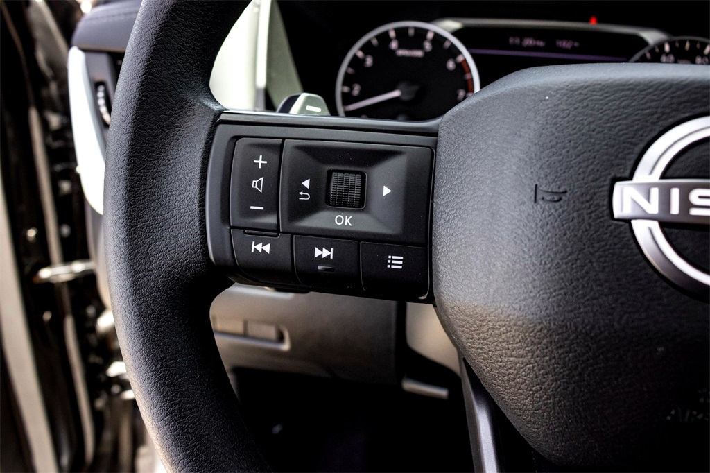 2025 Nissan Rogue S photo 12