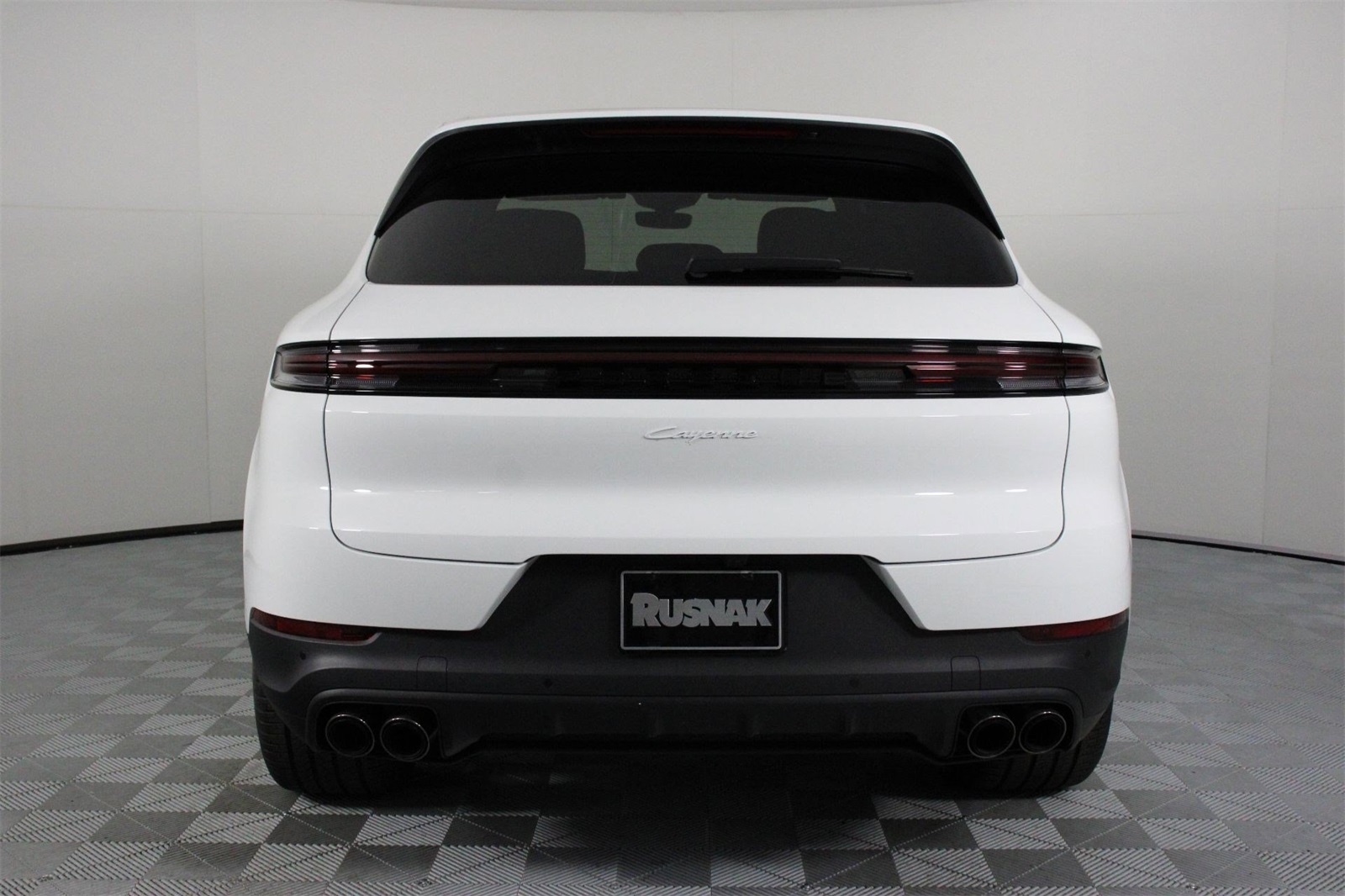 2025 Porsche Cayenne photo 6